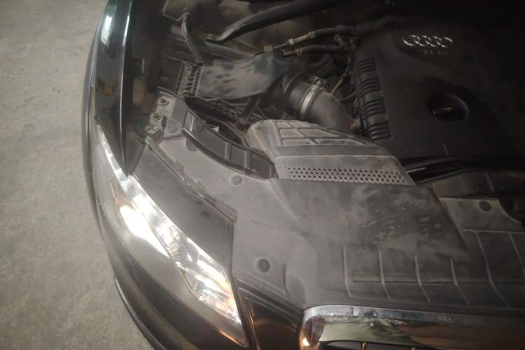 Used Audi Q5 2012 2.0TFSI Luxury Edition Engine Bay Right
