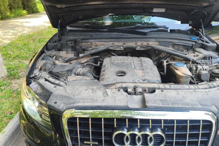 Used Audi Q5 2012 2.0TFSI Comfort Version Engine Bay Right