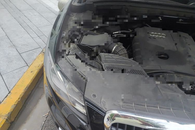 Used Audi Q5 2012 2.0TFSI Comfort Version Engine Bay Right