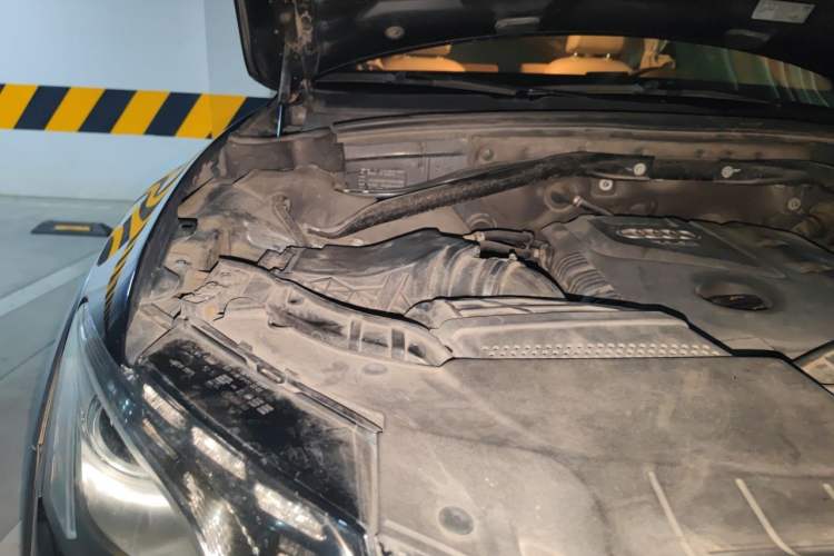Used Audi Q5 2012 2.0TFSI Luxury Edition Engine Bay Right