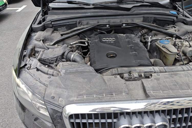 Used Audi Q5 2012 2.0TFSI Trendy Edition Engine Bay Right