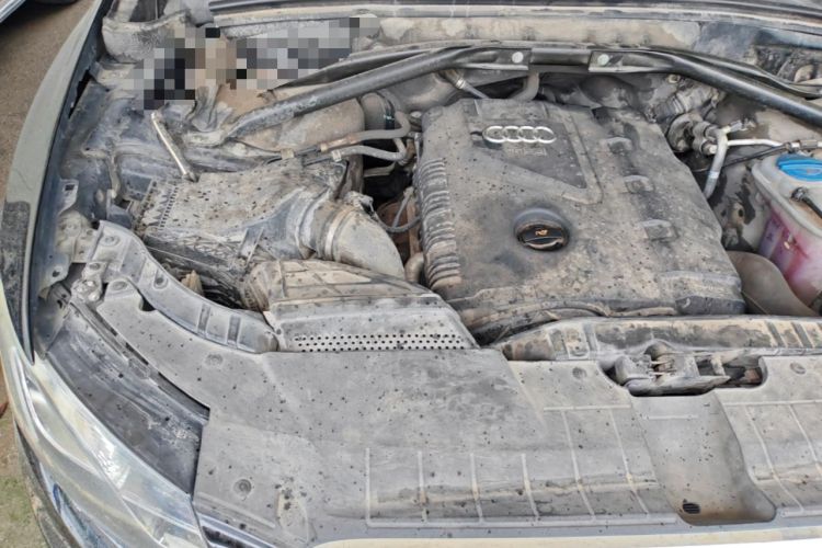 Used Audi Q5 2012 2.0TFSI Comfort Version Engine Bay Right