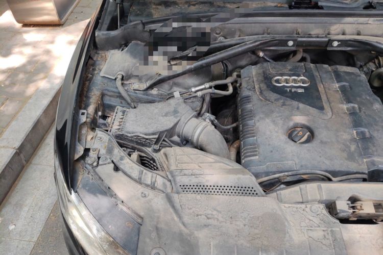 Used Audi Q5 2012 2.0TFSI Comfort Version Engine Bay Right