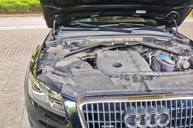 Used Audi Q5 2012 2.0TFSI Technology Model Engine Bay Right