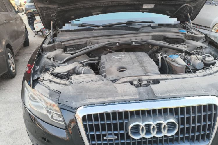 Used Audi Q5 2012 2.0TFSI Comfort Version Engine Bay Right