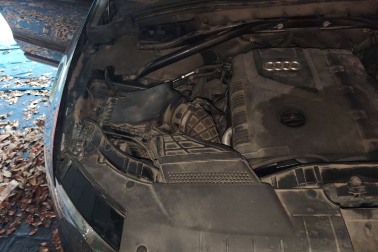 Used Audi Q5 2012 2.0TFSI Technology Model Engine Bay Right