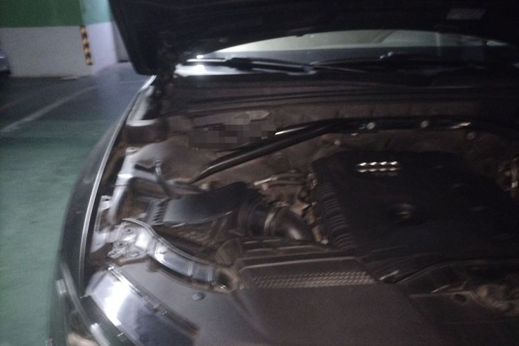 Used Audi Q5 2012 2.0TFSI Trendy Edition Engine Bay Right
