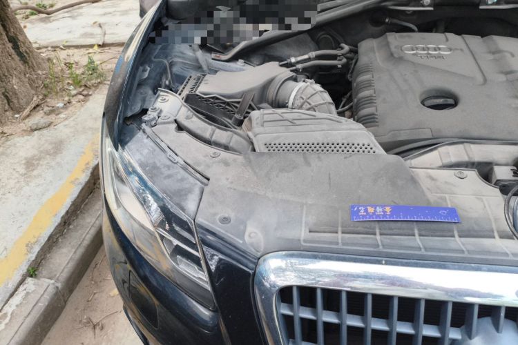 Used Audi Q5 2012 2.0TFSI Technology Model Engine Bay Right