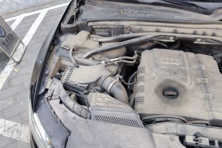 Used Audi Q5 2012 2.0TFSI Technology Model Engine Bay Right