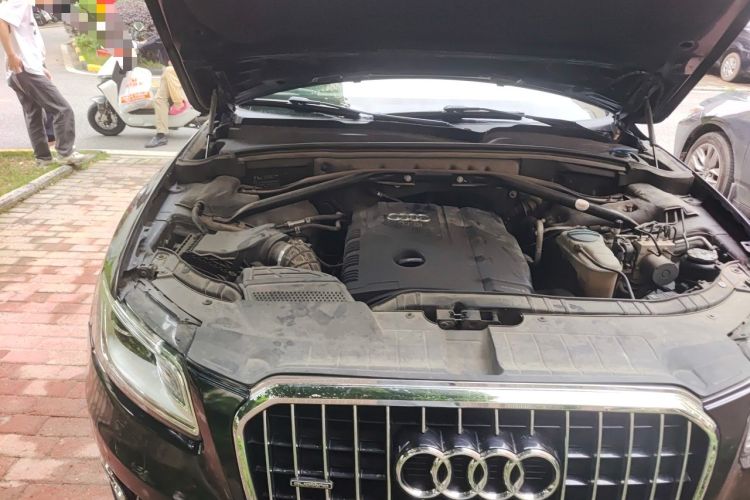 Used Audi Q5 2012 2.0TFSI Technology Model Engine Bay Right