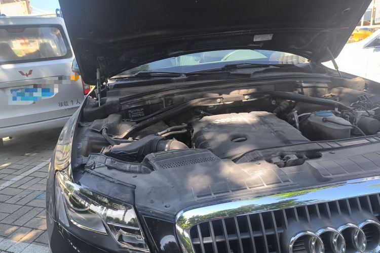 Used Audi Q5 2012 2.0TFSI Technology Model Engine Bay Right