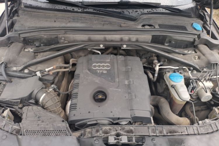 Used Audi Q5 2012 2.0TFSI Comfort Version Engine Bay