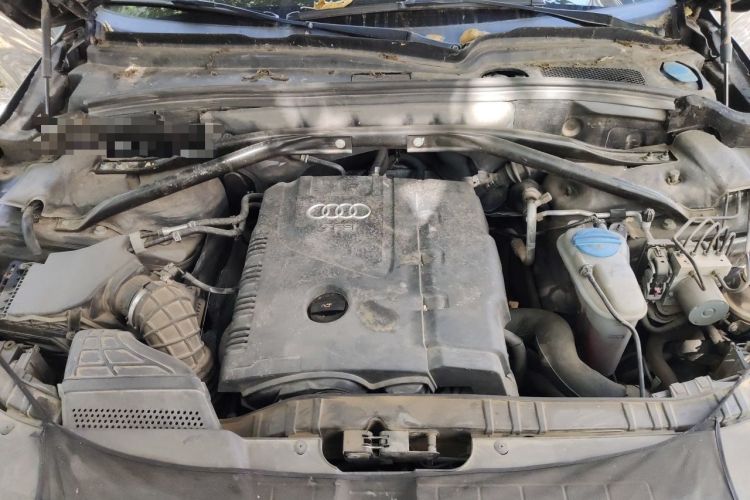 Used Audi Q5 2012 2.0TFSI Comfort Version Engine Bay