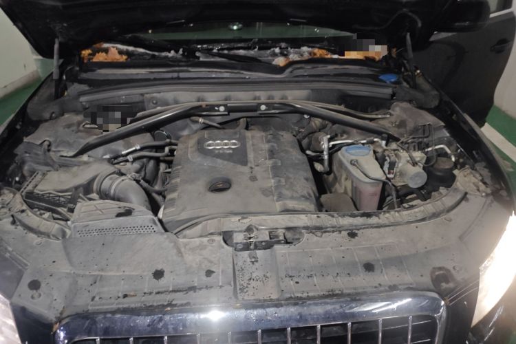 Used Audi Q5 2012 2.0TFSI Comfort Version Engine Bay