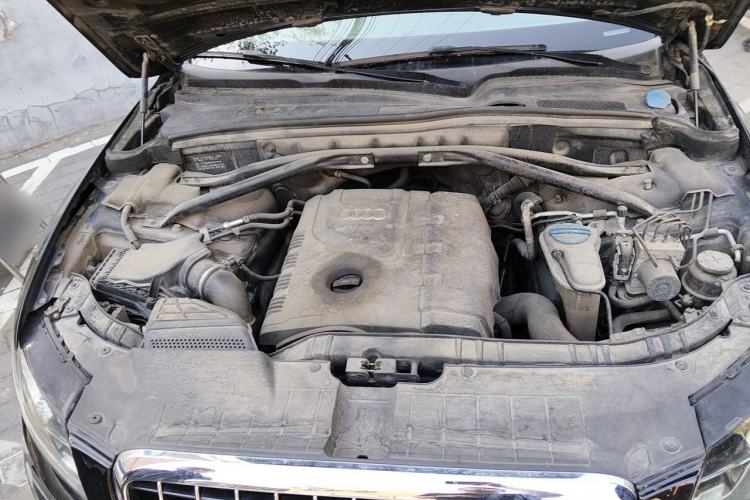 Used Audi Q5 2012 2.0TFSI Technology Model Engine Bay