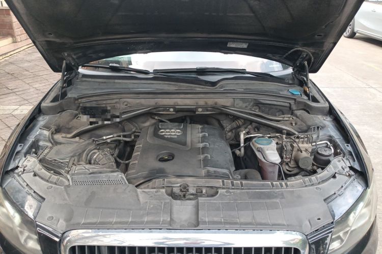 Used Audi Q5 2012 2.0TFSI Technology Model Engine Bay