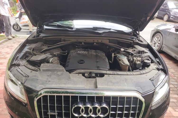 Used Audi Q5 2012 2.0TFSI Technology Model Engine Bay