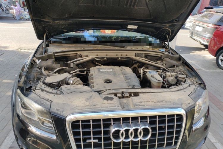 Used Audi Q5 2012 2.0TFSI Comfort Version Engine Bay