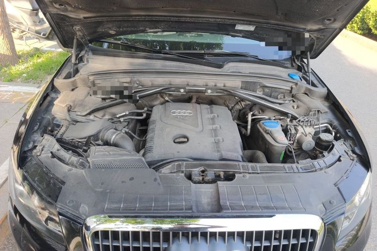 Used Audi Q5 2012 2.0TFSI Technology Model Engine Bay