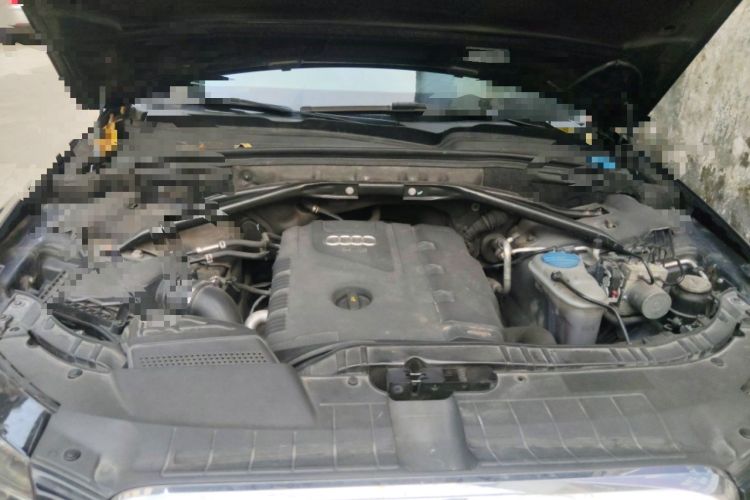 Used Audi Q5 2012 2.0TFSI Technology Model Engine Bay