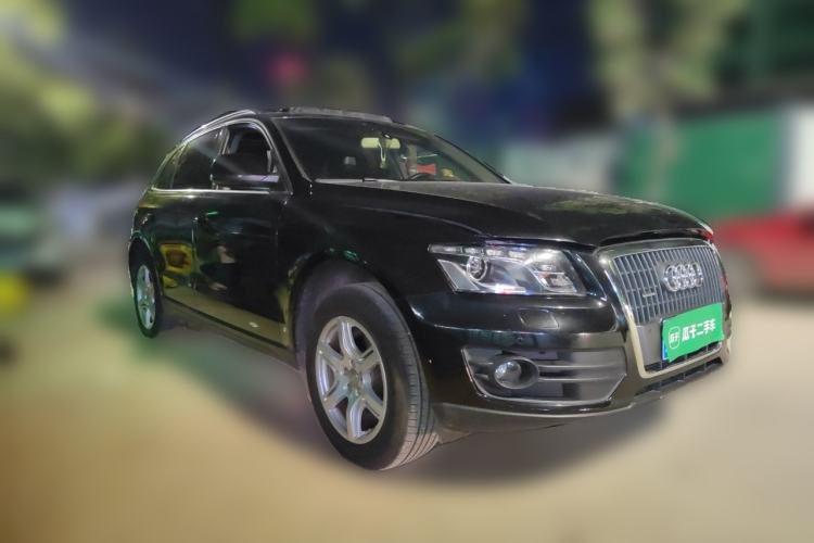 Used Audi Q5 2012 2.0TFSI Technology Model Front Right 45 Deg