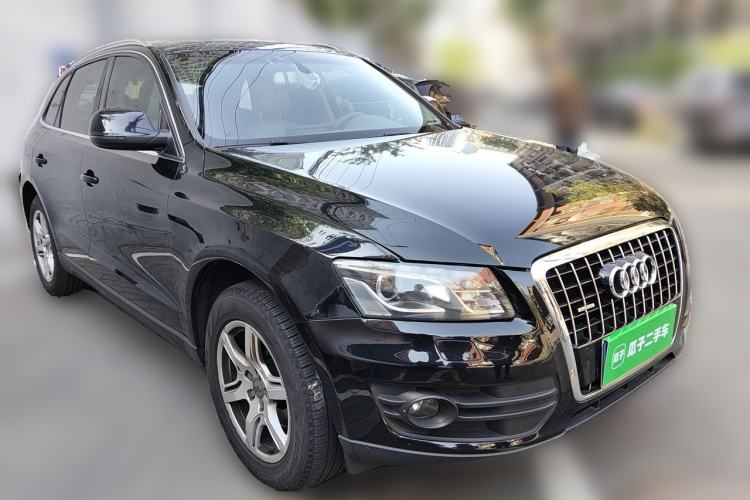 Used Audi Q5 2012 2.0TFSI Technology Model Front Right 45 Deg