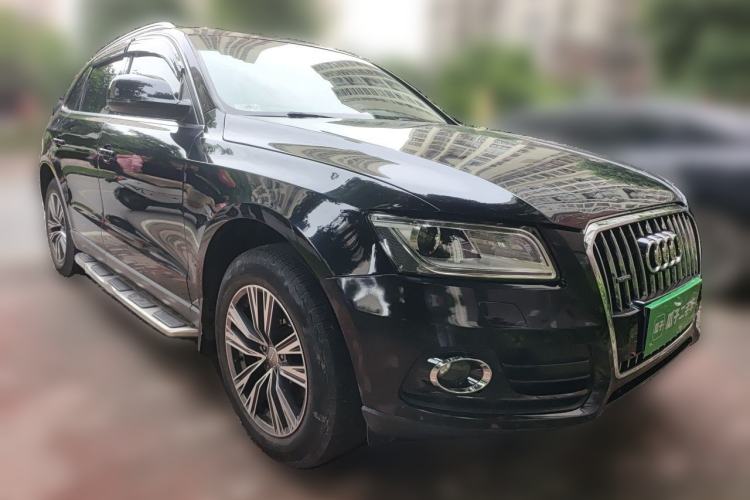 Used Audi Q5 2012 2.0TFSI Technology Model Front Right 45 Deg