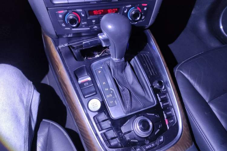 Used Audi Q5 2012 2.0TFSI hybrid Gear Lever