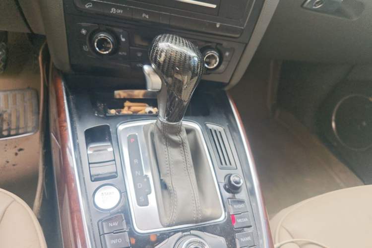 Used Audi Q5 2012 2.0TFSI Comfort Version Gear Lever