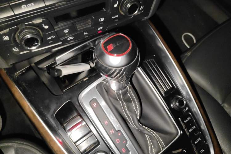Used Audi Q5 2012 2.0TFSI Comfort Version Gear Lever