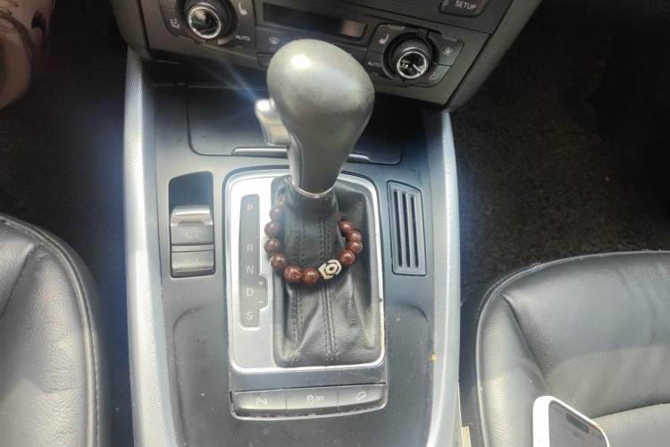 Used Audi Q5 2012 2.0TFSI Technology Model Gear Lever