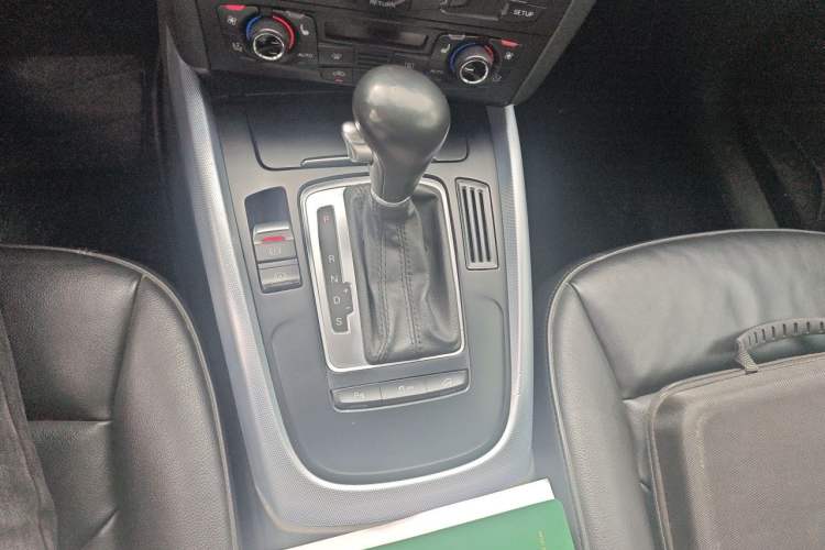Used Audi Q5 2012 2.0TFSI Technology Model Gear Lever
