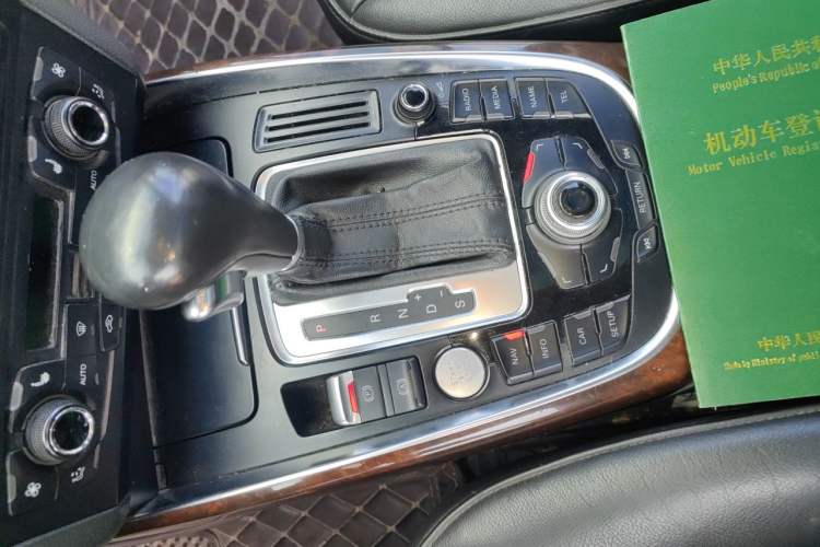 Used Audi Q5 2012 2.0TFSI Comfort Version Gear Lever