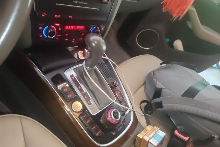 Used Audi Q5 2012 2.0TFSI Comfort Version Gear Lever