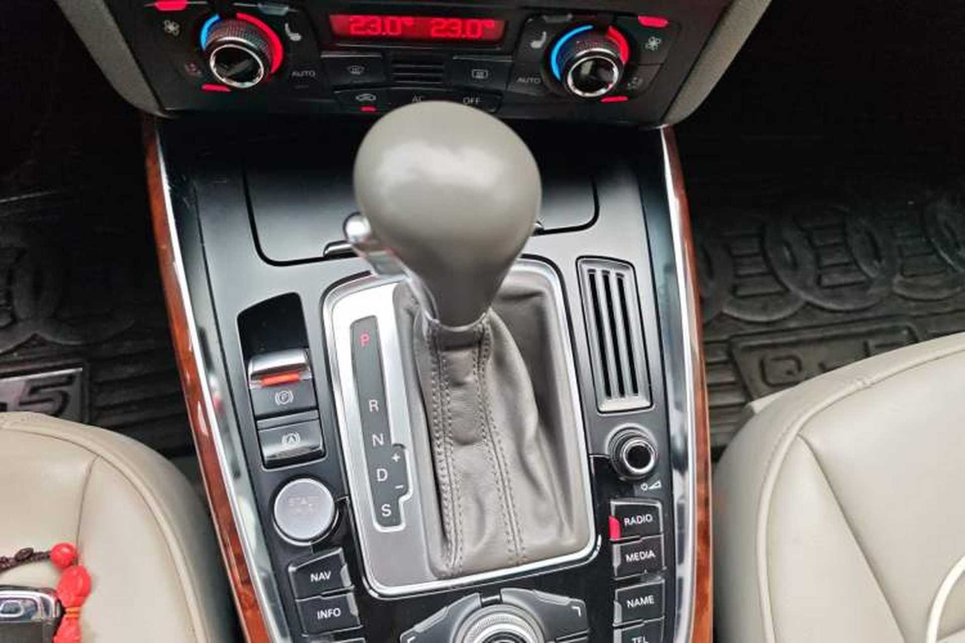 Used Audi Q5 2012 2.0TFSI Comfort Version Gear Lever