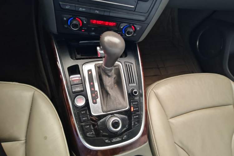 Used Audi Q5 2012 2.0TFSI Comfort Version Gear Lever