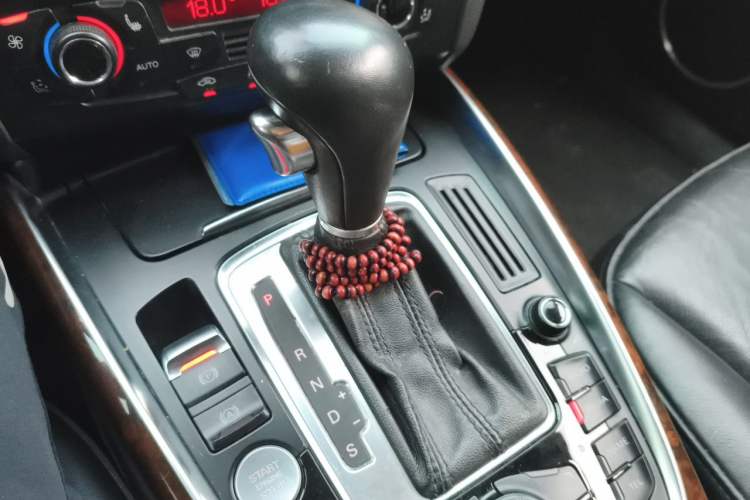 Used Audi Q5 2012 2.0TFSI Comfort Version Gear Lever