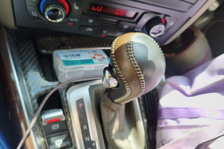 Used Audi Q5 2012 2.0TFSI Technology Model Gear Lever