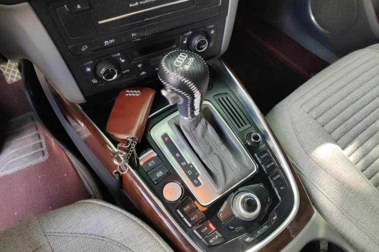 Used Audi Q5 2012 2.0TFSI Comfort Version Gear Lever