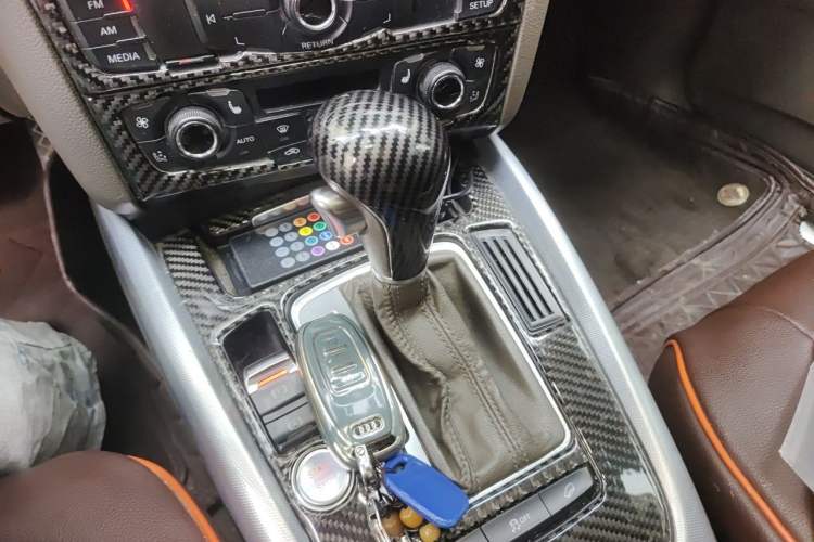 Used Audi Q5 2012 2.0TFSI Technology Model Gear Lever