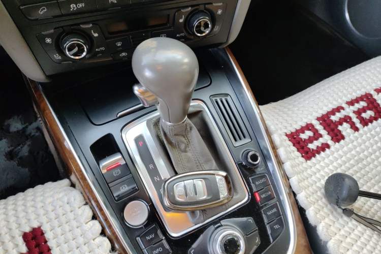 Used Audi Q5 2012 2.0TFSI Comfort Version Gear Lever