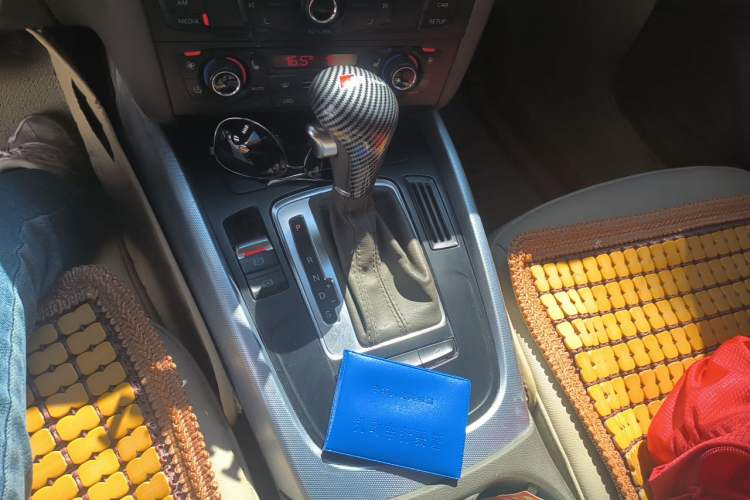 Used Audi Q5 2012 2.0TFSI Technology Model Gear Lever