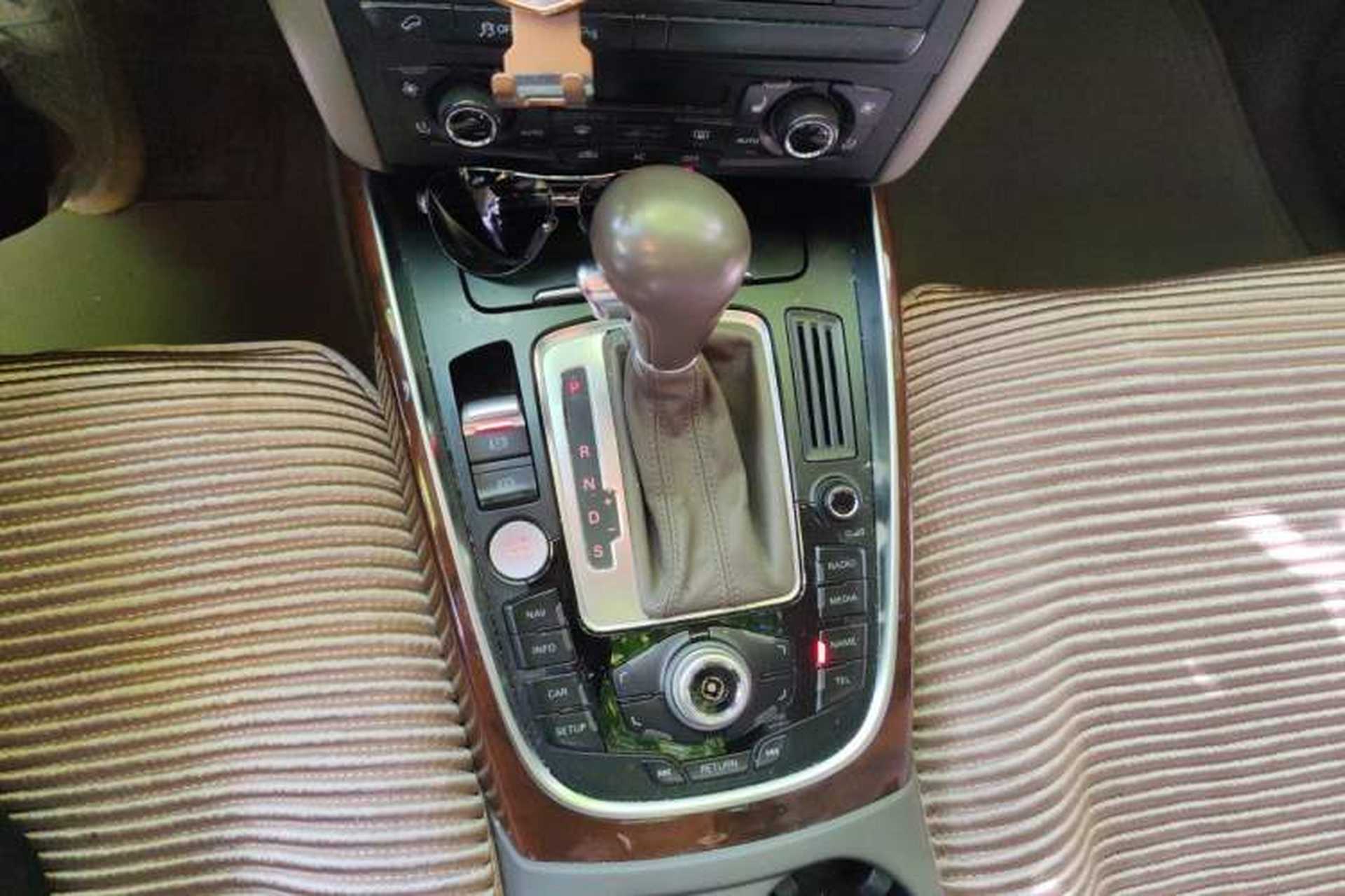 Used Audi Q5 2012 2.0TFSI Comfort Version Gear Lever