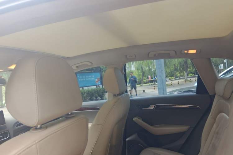 Used Audi Q5 2012 2.0TFSI Comfort Version Headliner