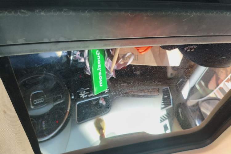 Used Audi Q5 2012 2.0TFSI Technology Model Headliner