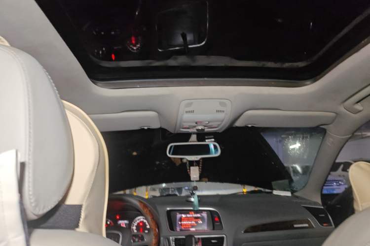 Used Audi Q5 2012 2.0TFSI Comfort Version Headliner