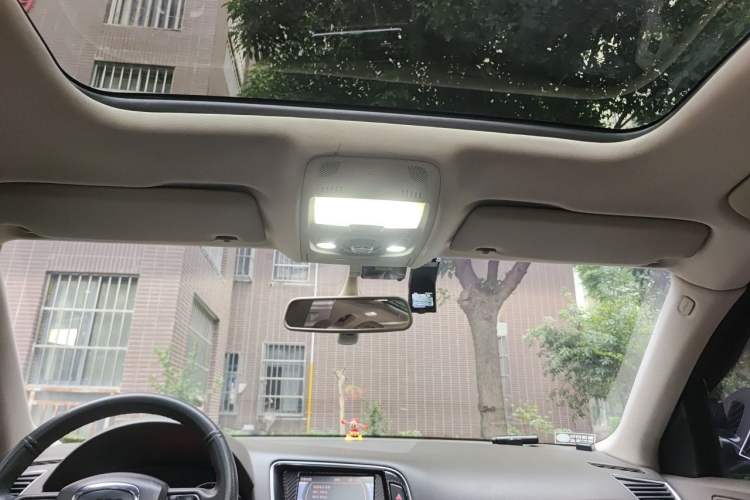 Used Audi Q5 2012 2.0TFSI Technology Model Headliner