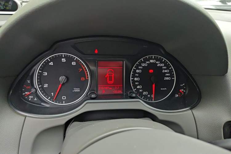 Used Audi Q5 2012 2.0TFSI Trendy Edition Instrument Cluster