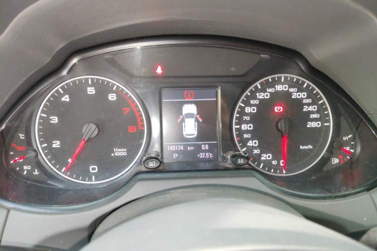 Used Audi Q5 2012 2.0TFSI Comfort Version Instrument Cluster