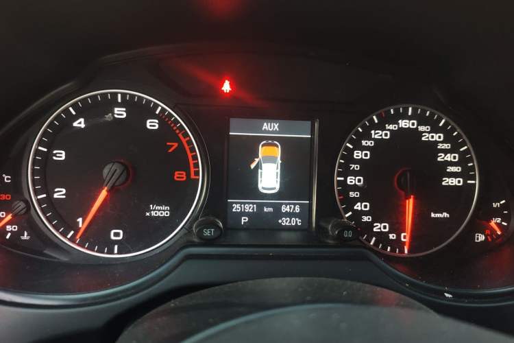 Used Audi Q5 2012 2.0TFSI Comfort Version Instrument Cluster